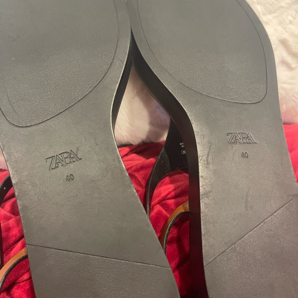 Zara Women's Tan and Black Sandals - Picture 3 of 5
